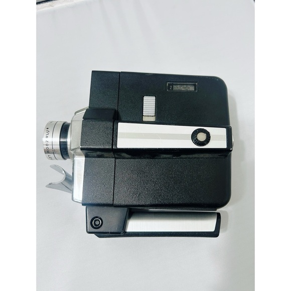 Vintage Bell & Howell Autoload Handheld Camera - Picture 4 of 7